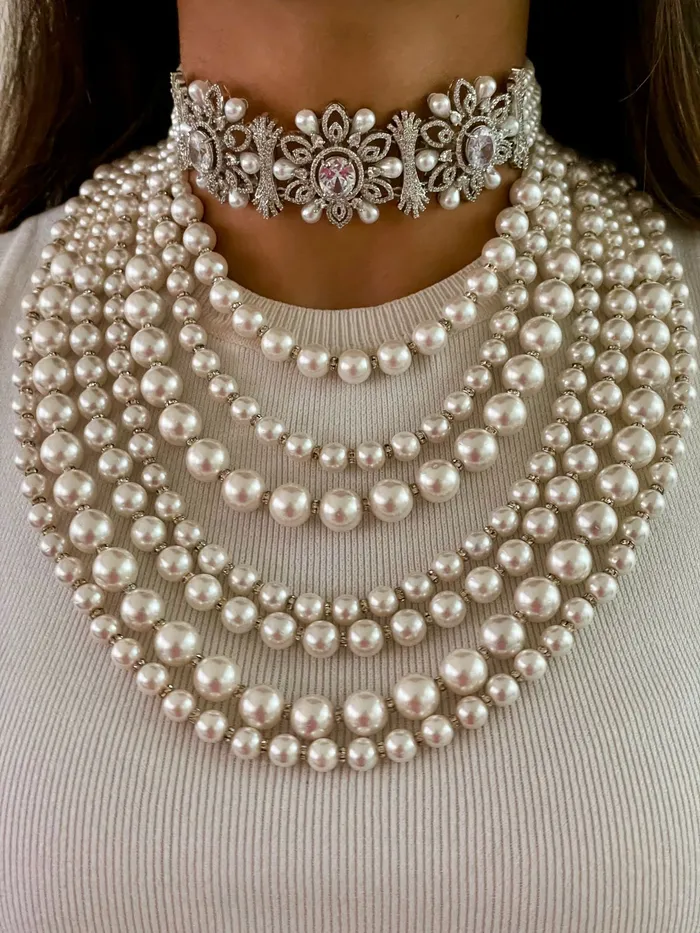 Necklaces PRERTO ECOMMERCE PRIVATE LIMITED Maharani Lumi Boias Pearl Diamond Floret Necklace Set Necklaces PRERTO ECOMMERCE PRIVATE LIMITED Maharani Lumi Boias Pearl Diamond Floret Necklace Set