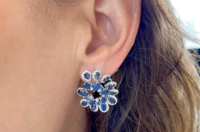 Albert Hern Earrings Earrings 18kt Gold LookAtMe Sapphire Diamonds Albert Hern Earrings Earrings 18kt Gold LookAtMe Sapphire Diamonds