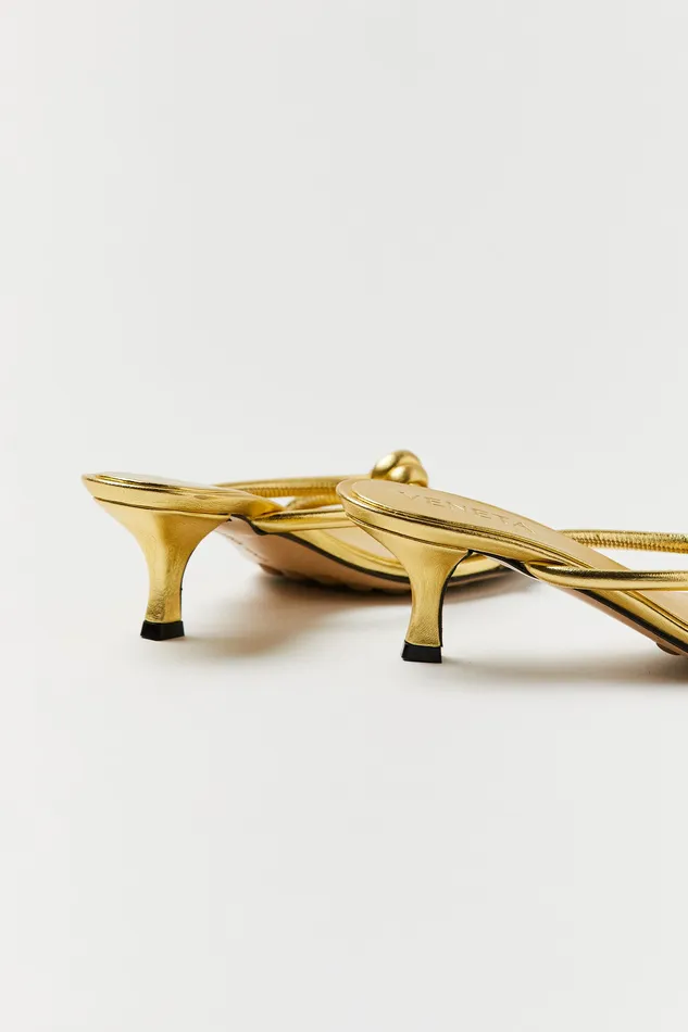 Bottega Veneta PreStyled Sets Gold Laminated Blink Mule Sandal