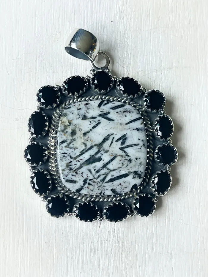 Sophiareneboutiquecom Necklaces Sterling Silver Cookies N Cream Cluster Pendant Necklace