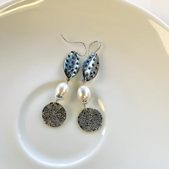 Elisa Ilana Earrings Textured SS Earrings with Freshwater Pearl